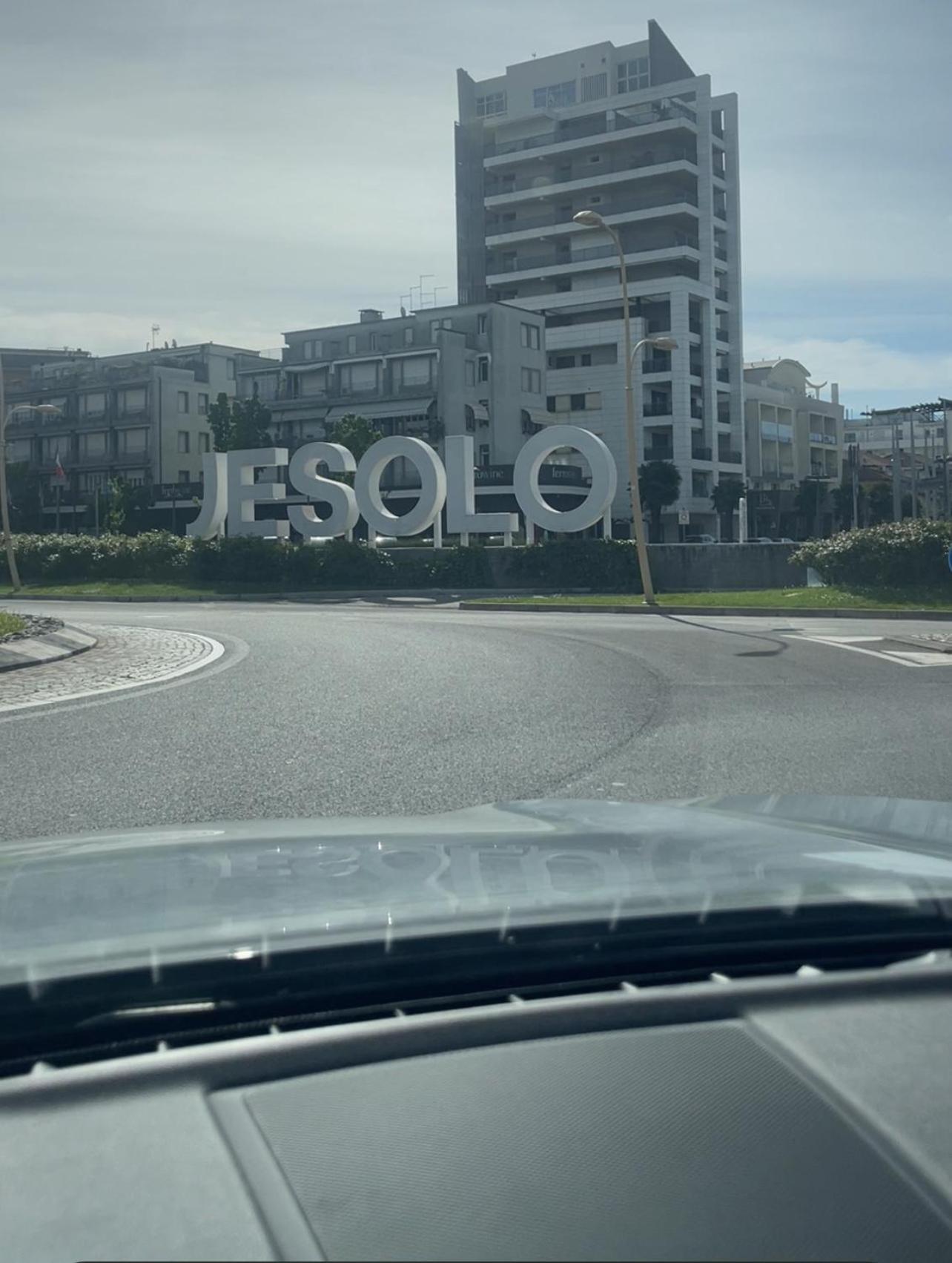 Attico Sole Apartment Lido di Jesolo Ngoại thất bức ảnh